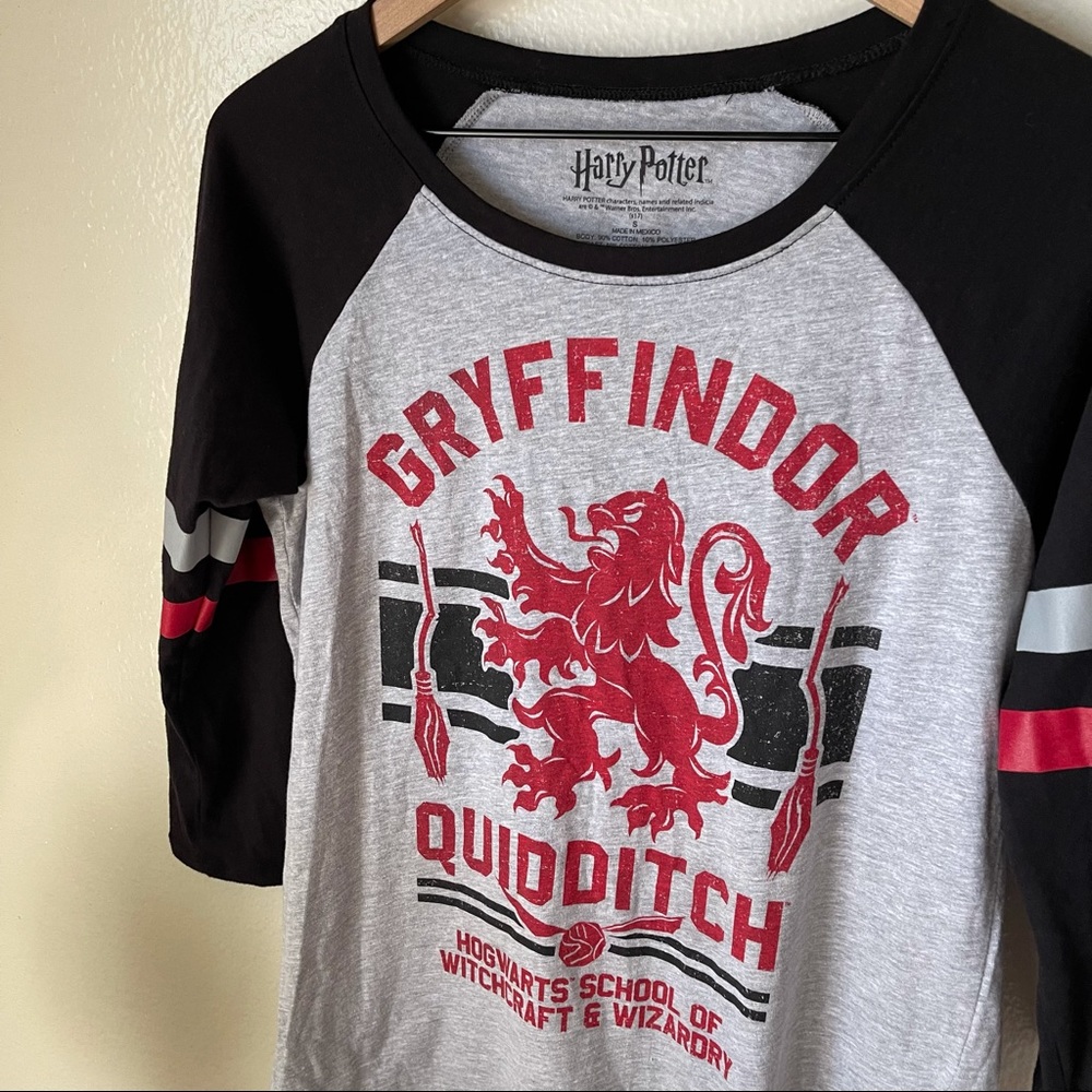 Hot Topic | Gryffindor Quidditch Raglan Top - Picture 2 of 6